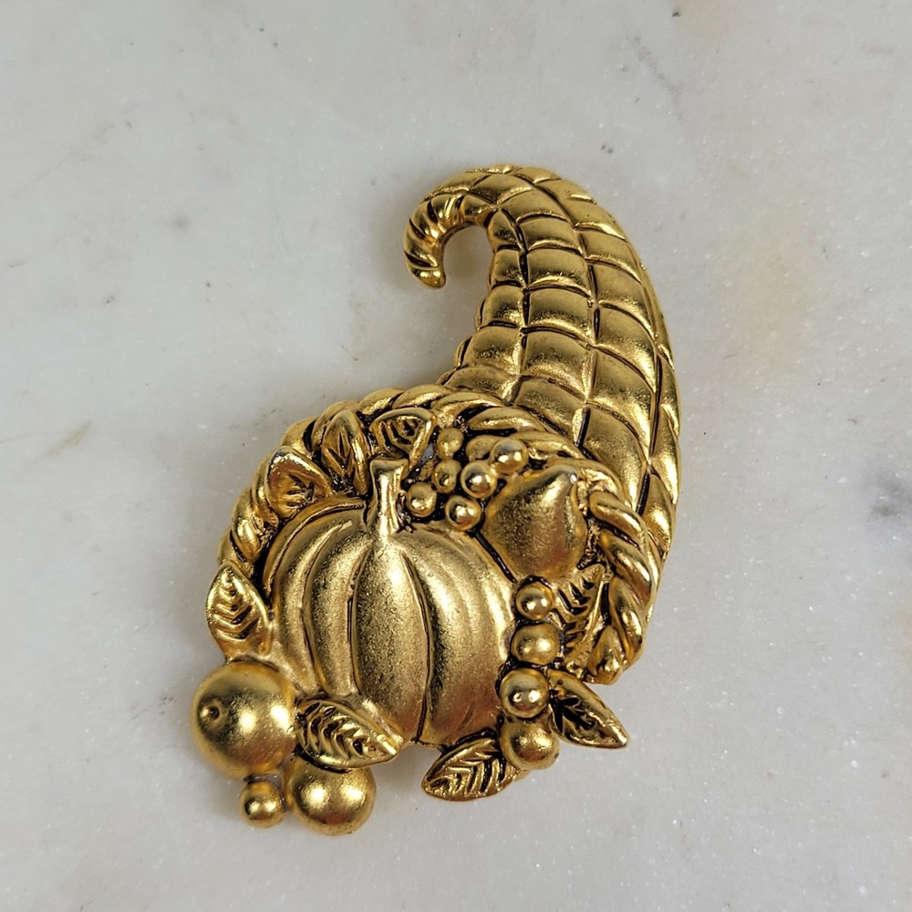 Thanksgiving Cornucopia Brooch Pin Gold Tone Harvest Pumpkin Fall Autumn Vintage